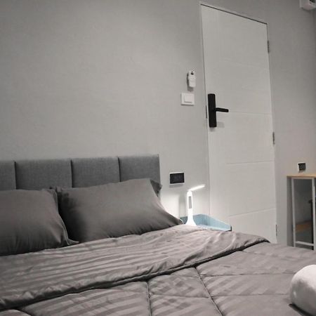 Aparthotel Nato House Ekkamai Bangkok Esterno foto