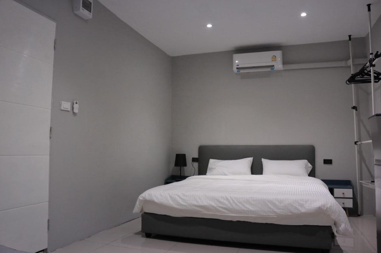 Aparthotel Nato House Ekkamai Bangkok Esterno foto